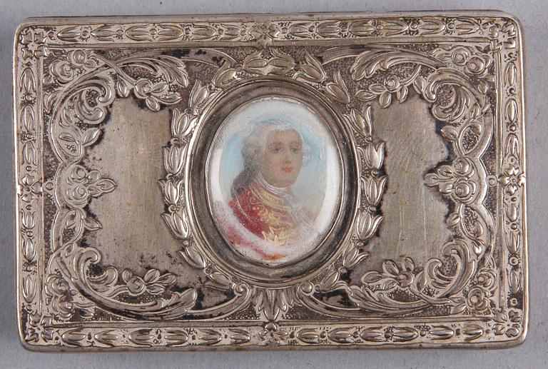 DOSA, silver, Louis XVI-stil, Frankrike, omkring 1900, senare svenska importstämplar.