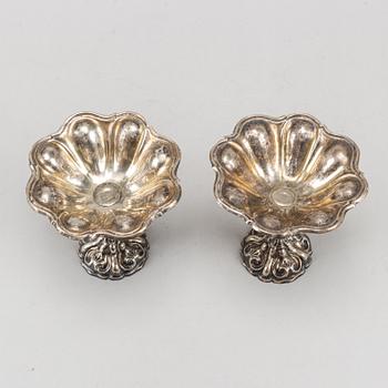 August Friedrich Krollpfeifer, uppsatsskålar, ett par, silver, Helsingborg 1872.