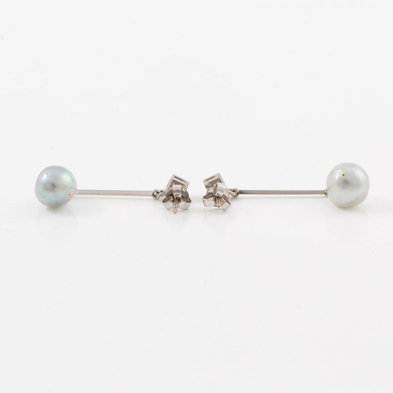 Earrings, a pair, 18K white gold with pearls and brilliant-cut diamonds.