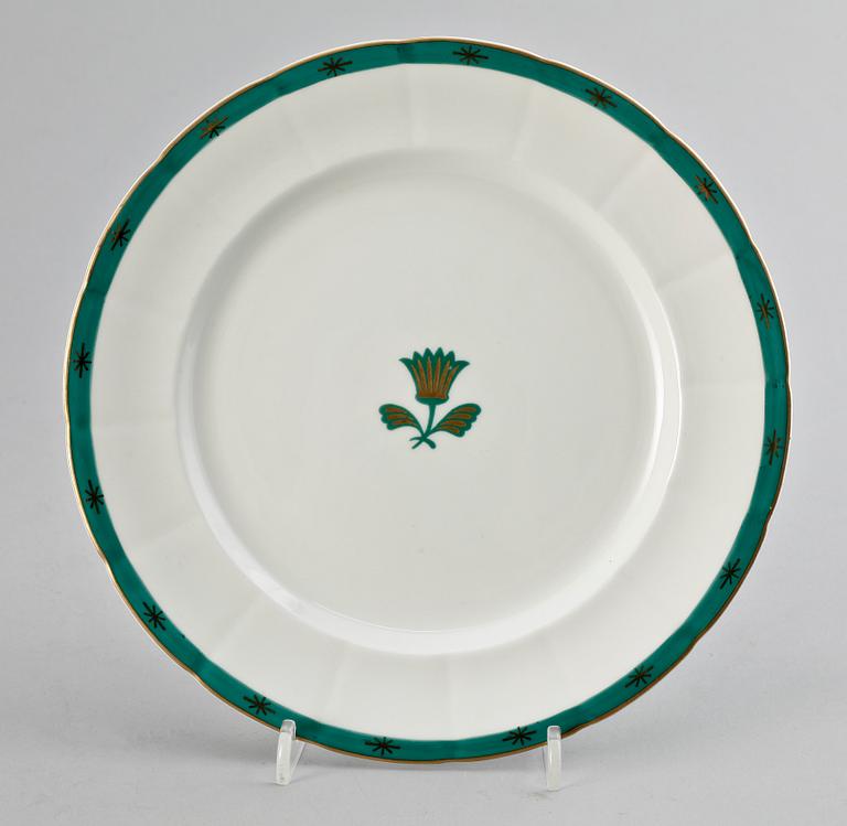 TE- OCH KAFFESERVISDELAR, 50 delar, benporslin, "Guldstjärna", Kåge, Gustavsberg, 1920-30-tal.