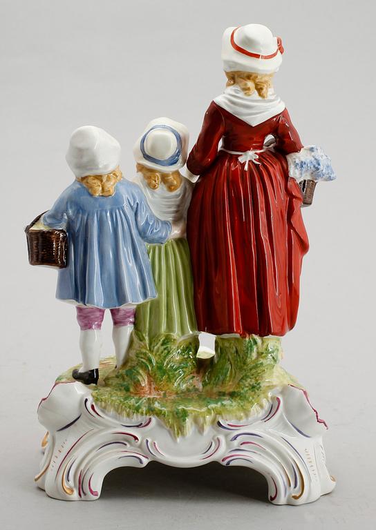 FIGURGRUPP, porslin, 1900-tal.