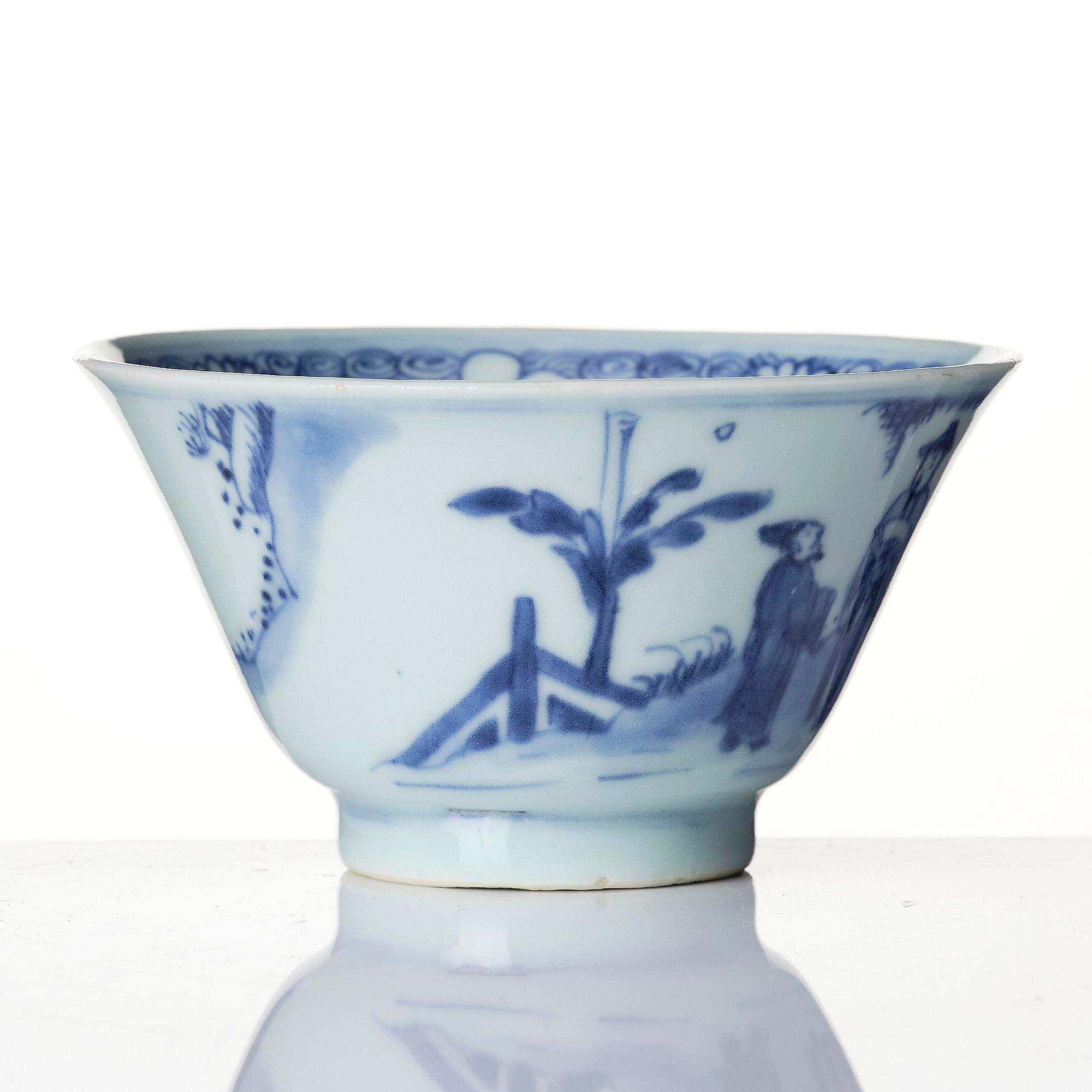 A small blue and white conical bowl, Tianqi/Chongzhen (1635-1650).