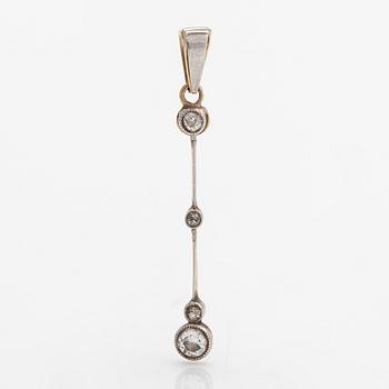 Hänge, 14K guld och gammalslipade diamanter ca 0.059 ct totalt.