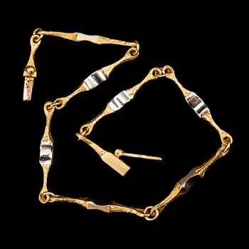 ARMBAND, 14K och platina, "Arabesque", Björn Weckström, Lapponia, 1994, vikt ca 4g.