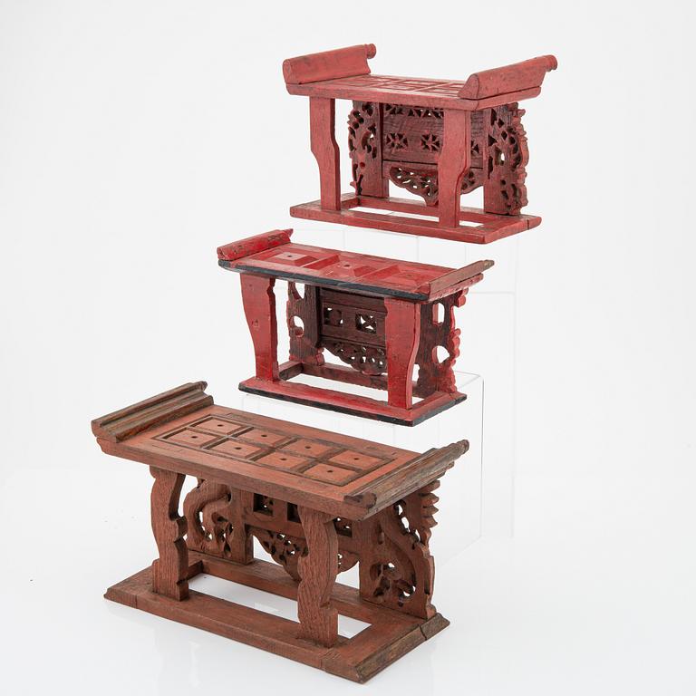 Tree red lacquer and gilded altar tables, Indonesia, Jakarta, 20th Century.