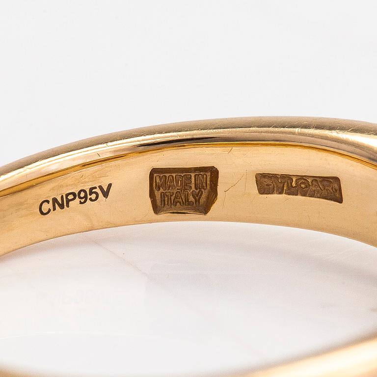 Bulgari, an 18K gold 'Fedi' ring with diamonds, ca. 0.14 ct in total.