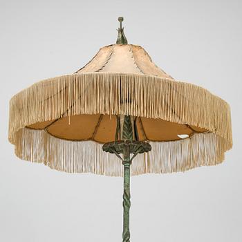 Lattiavalaisin, malli 811, Taidetakomo Hakkarainen, 1930-luku.