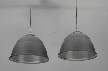 TAKLAMPA, ett par, "Loft" Antti Eklund. Höjd 35 cm.