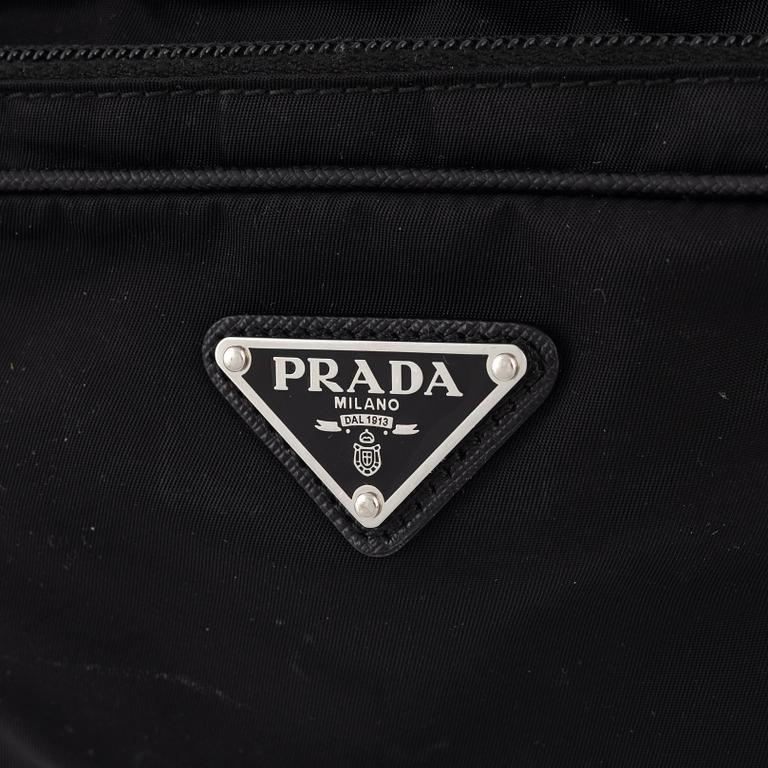 Prada, midjeväska.
