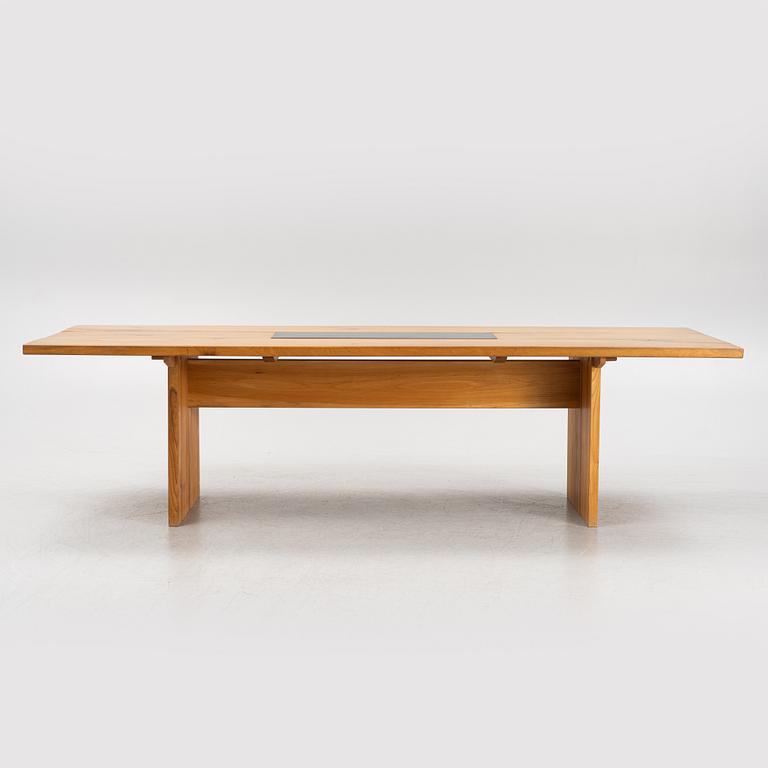 Matbord, Sven Larsson Möbelshop, sent 1900-tal.