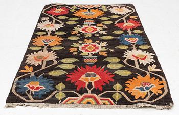 An antique Tibetan rug, Qing dynasty, circa 1900. Measure 173 x90 cm.