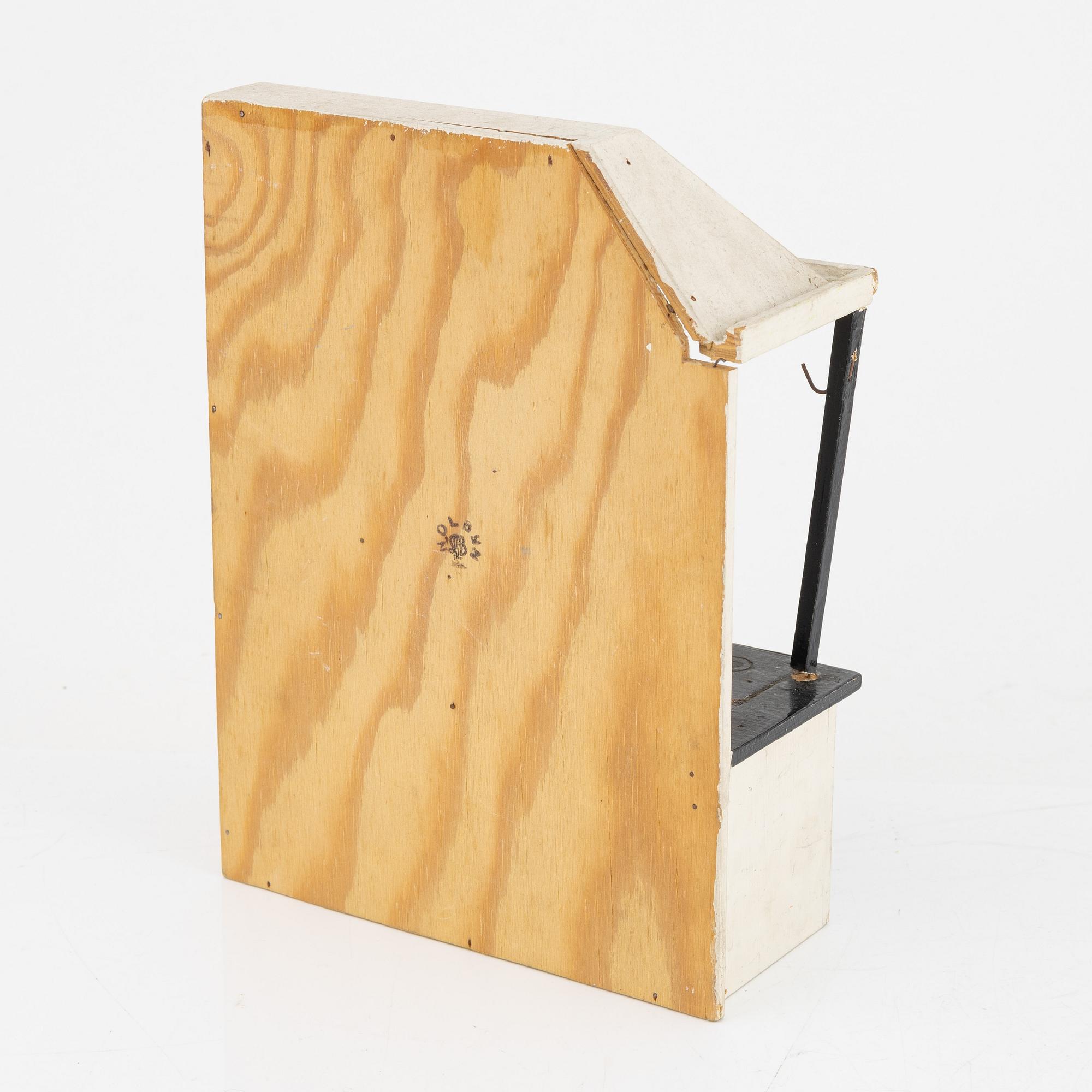 A lot of 14 pieces of doll house furniture by Nolbyn Värmländskt hantverk, 20th century.