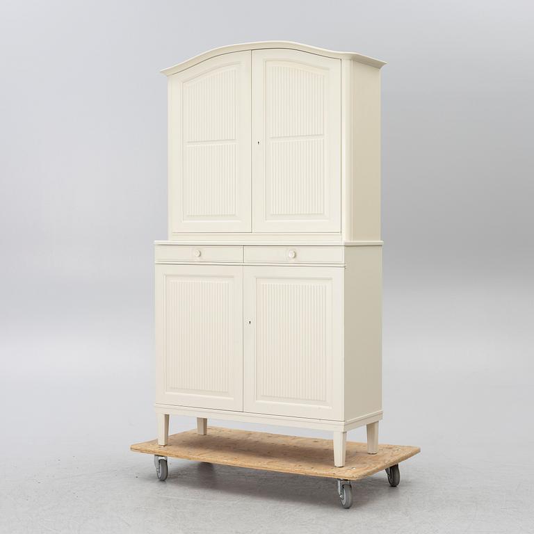 Carl Malmsten, skåp, "Herrgården", Åfors Möbelfabrik, 1950/60-tal.