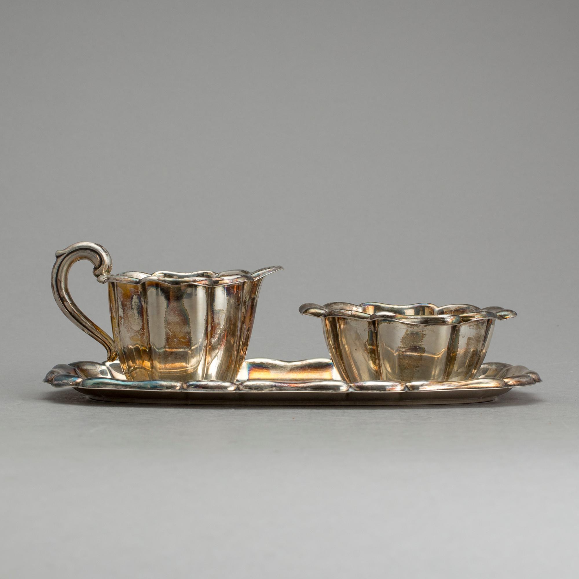SERVISDELAR, 3 stycken, silver, Tyskland, 1900-talets första hälft. Vikt ca 304 gram.