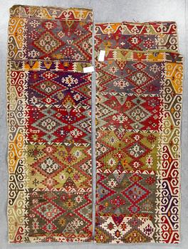MATTA, antik Anatolisk kelim, 2 delar. Ca 372 x 75 respektive 391 x 75.