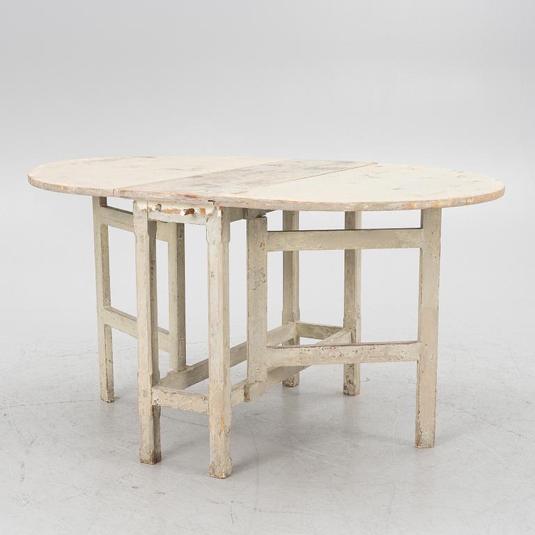 A Gustavian gate-leg table, circa 1800.