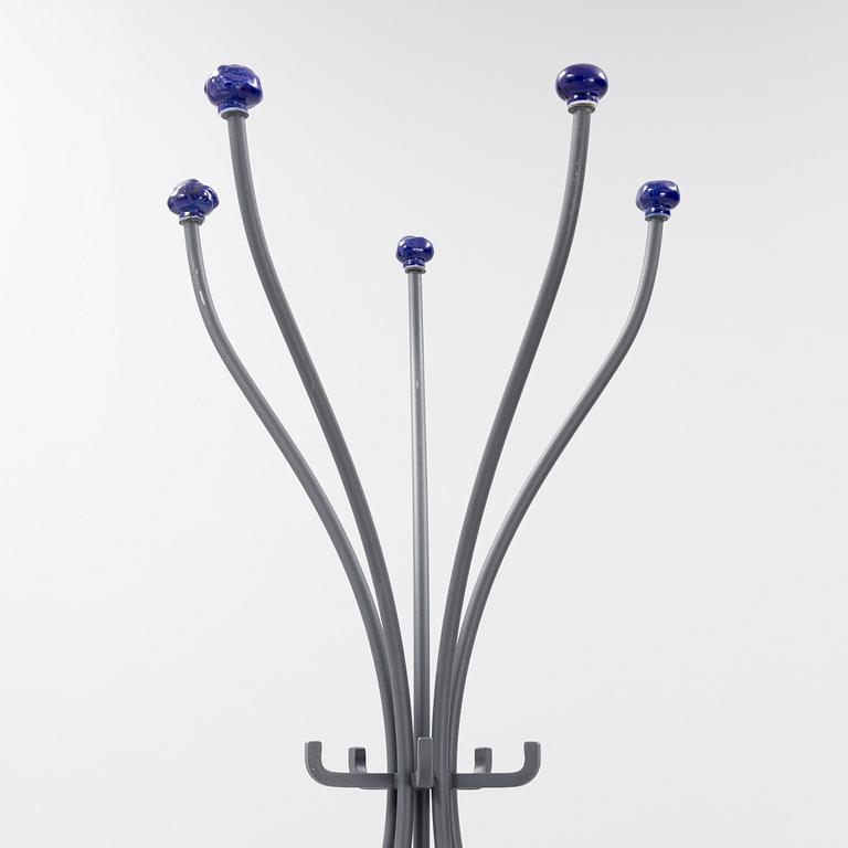 Jonas Bohlin, a 'Spira' coat hanger.