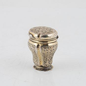 Luktdosa, silver, otydliga stämplar, Sverige 1756. Rokoko.
