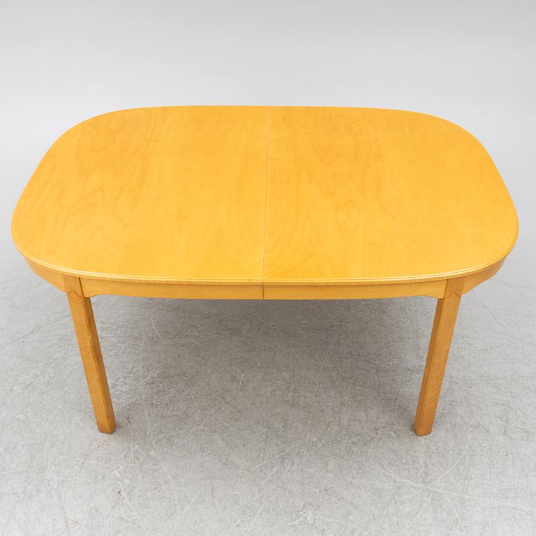 Carl Malmsten, Dining table, 'Ambassadör', Åfors Möbelfabrik, late 20th century.