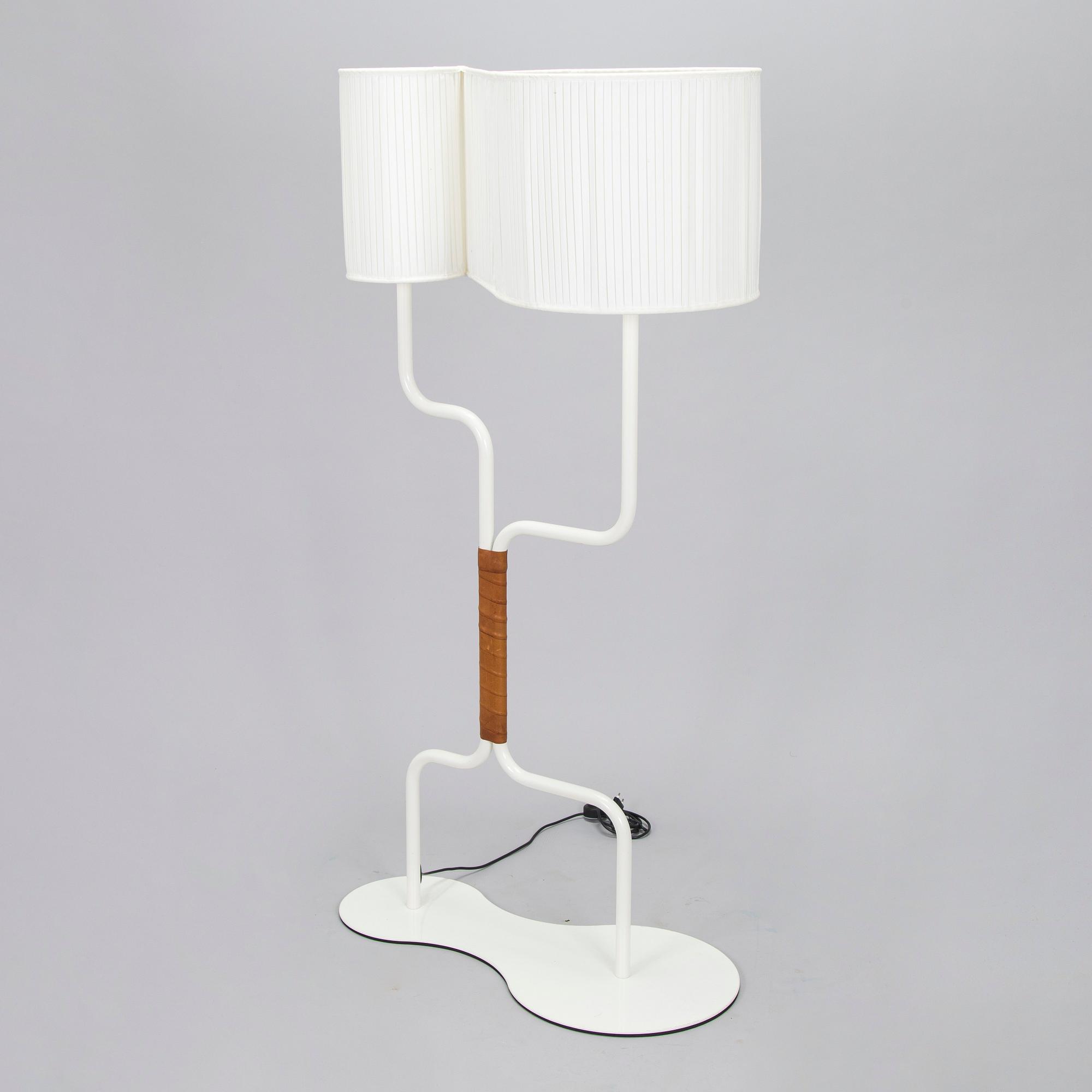 Anna Kraitz, lattiavalaisin "Anna's Golvlampa" Bsweden, Ruotsi.