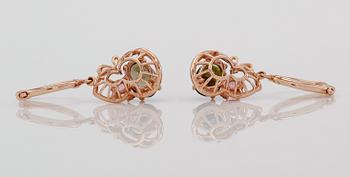 ÖRHÄNGEN, 1 par, 14K roséguld, turmaliner, rosa safirer och diamanter.