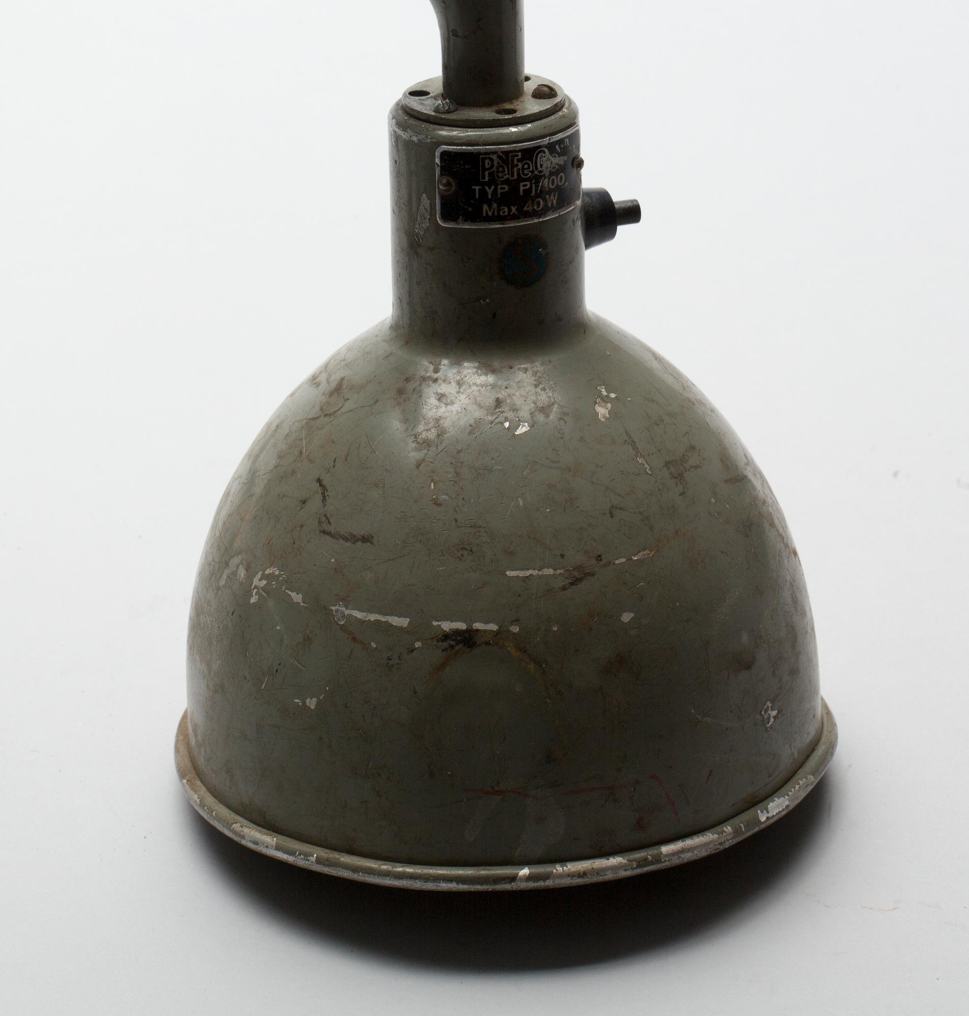 BORDSLAMPOR, två st, PeFeGe, 1900-talets första hälft/mitt.