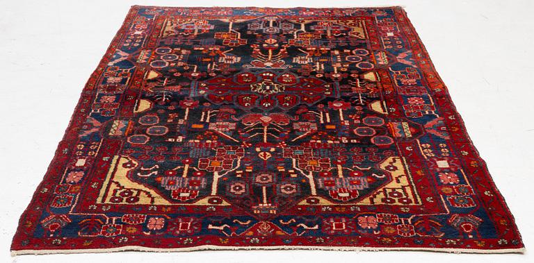 Matta, Nahavand, ca 250 x 160 cm.