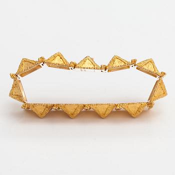 Björn Weckström, A 14K gold bracelet "Pyramid". Lapponia 1970.