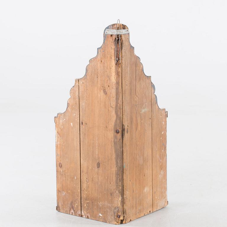 VÄGGHÖRNHYLLA. allmoge. Bär årtal 1839.