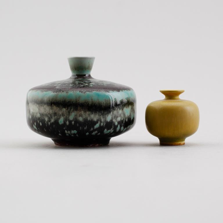MINIATYRVASER, 2 st, stengods, Berndt Friberg, Gustavsbergs studiohand.