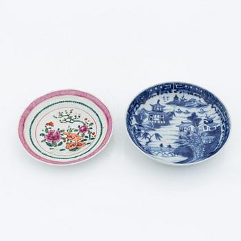 Kruka, skål, samt två fat, porslin. Kina, Qingdynastin, 1800-tal.