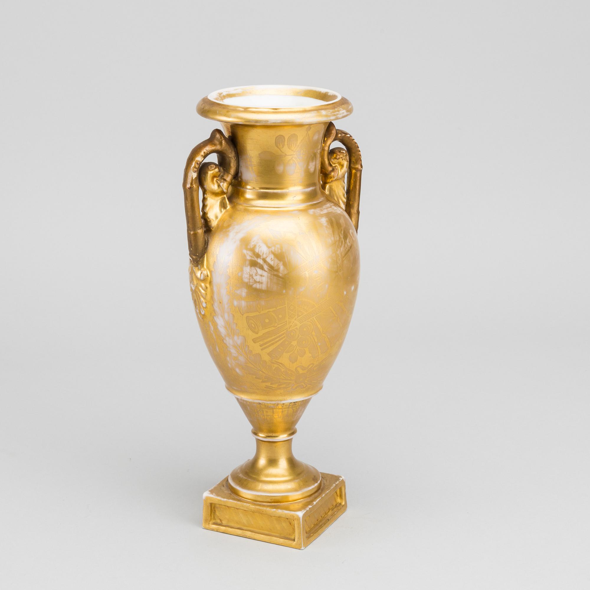 A RUSSIAN URN FROM THE 1820-30'S.