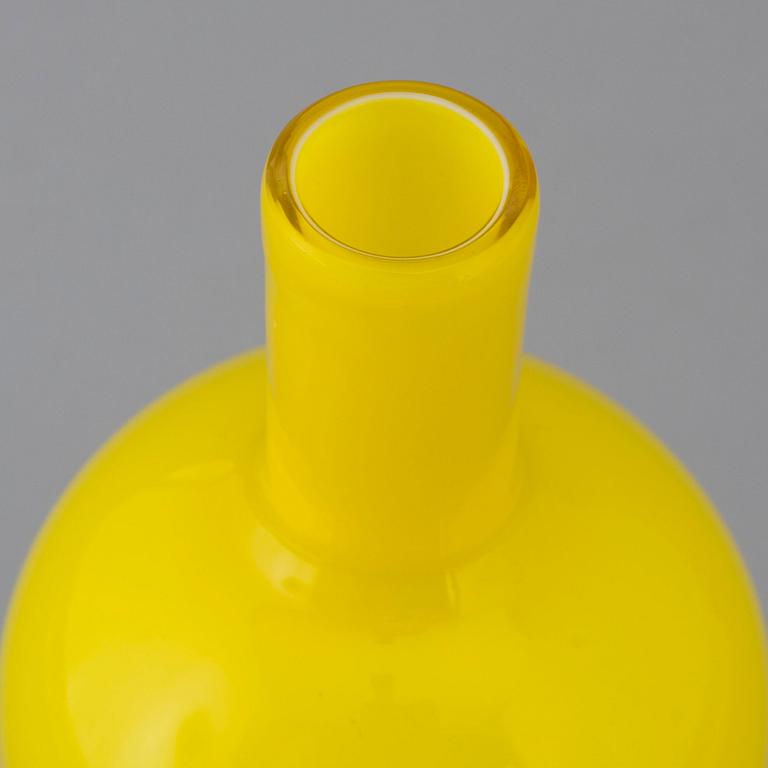 TIMO SARPANEVA, a glass decanter, Venini Murano Italy 1991.