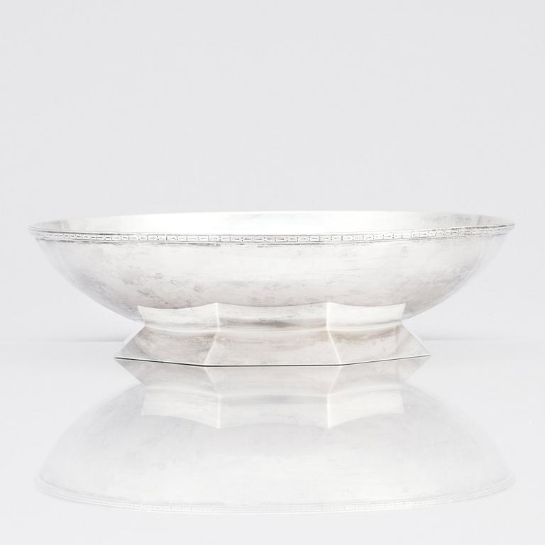 Wiwen Nilsson, a 900/1000 silver bowl, Lund, Sweden 1931.
