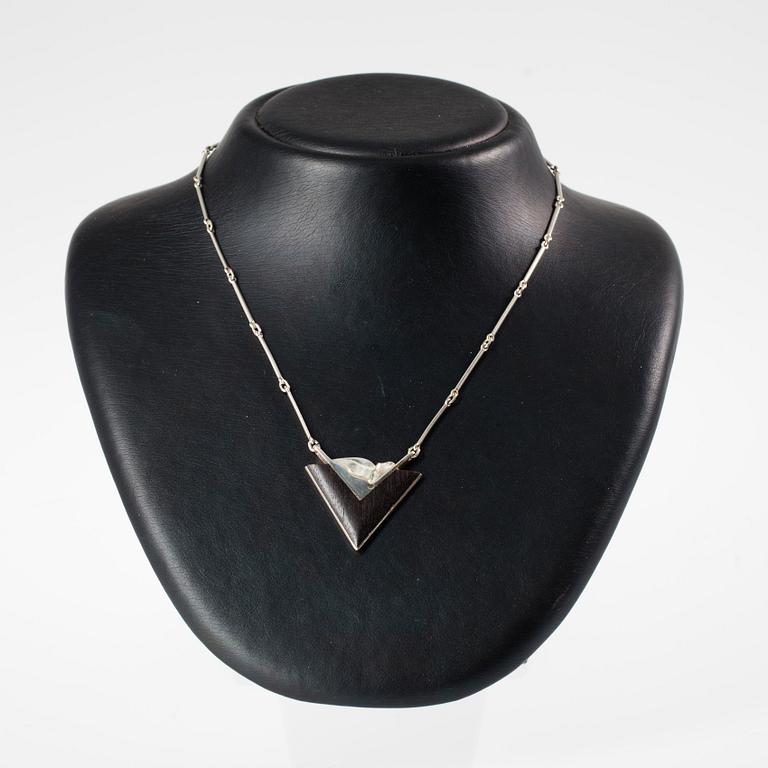 HÄNGSMYCKE, sterling silver, ebenholts, Zoltan Popovits, Lapponia 2008.