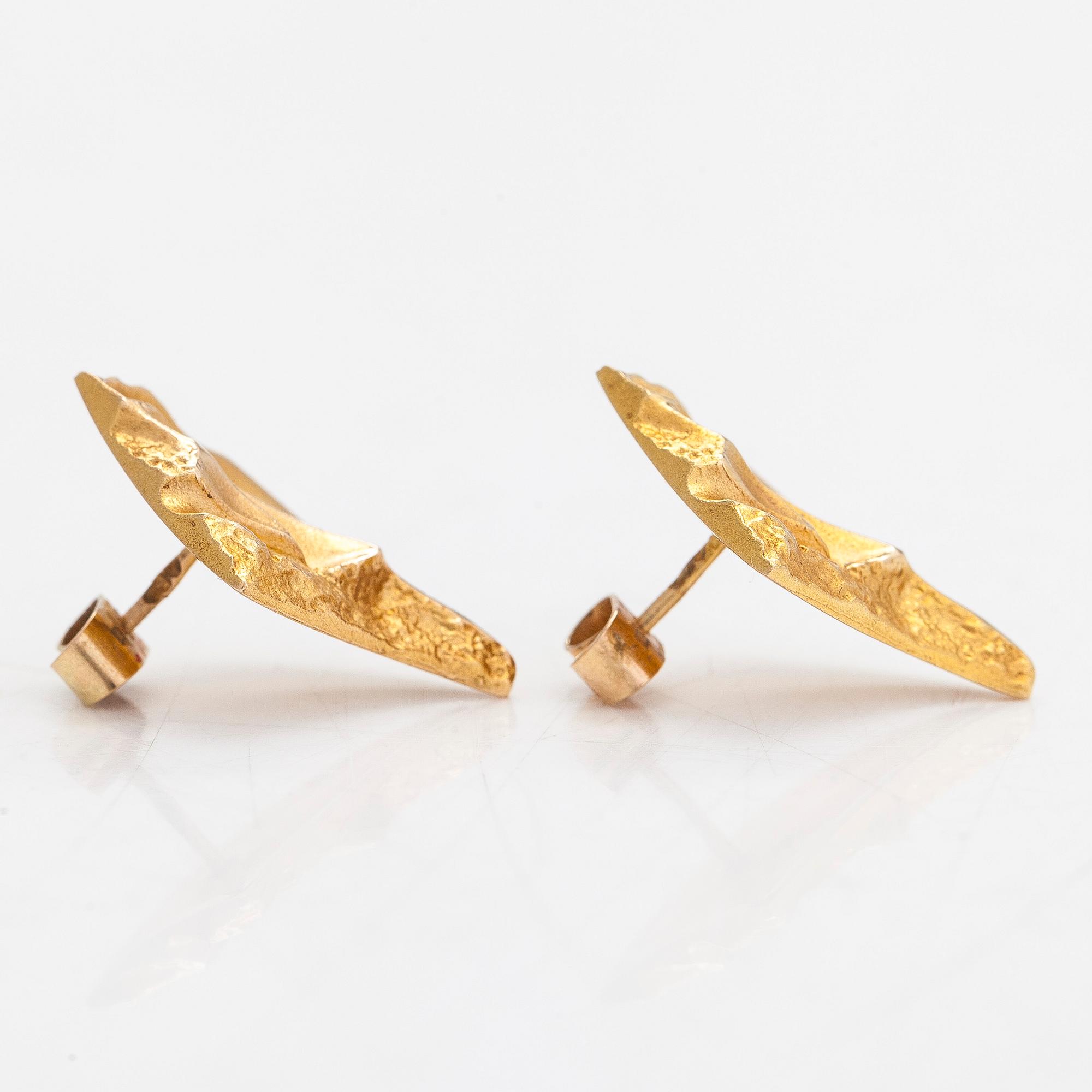 Björn Weckström, a pair of 14K gold 'Frutto' earrings for Lapponia.
