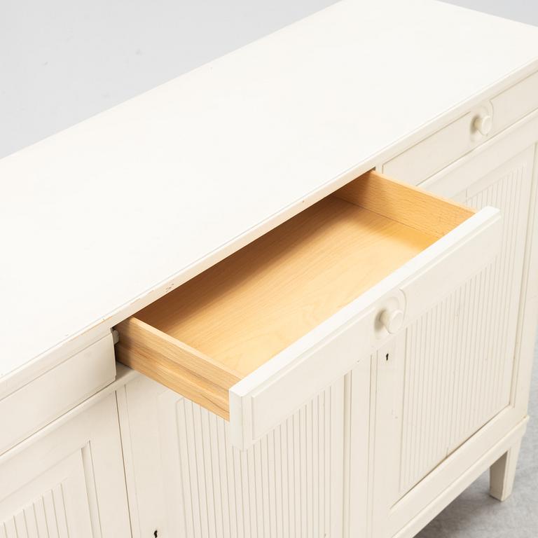 Carl Malmsten, sideboard, "Herrgården", Bodafors, 1900-talets andra hälft.