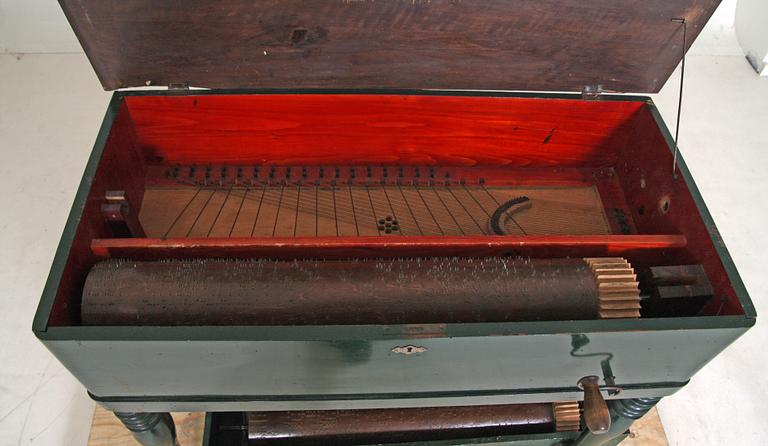 PIANOHARPA, omkring 1900, fyra rullar medföljer.