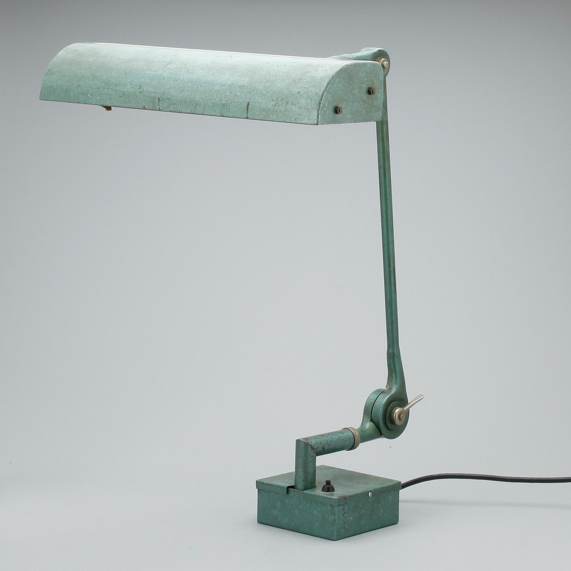 LAMPA, Pefege, omkring 1900-talets mitt.