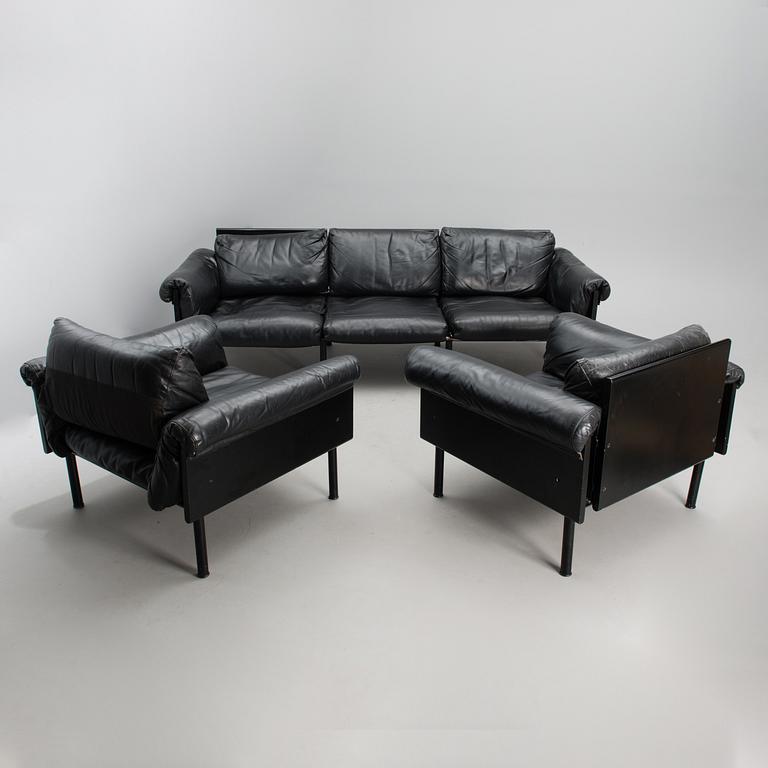 YRJÖ KUKKAPURO, sohva ja nojatuolipari, "Ateljee" 1900-luvun loppu.