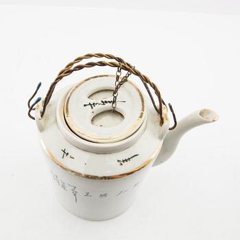 A group of Chinese porcelain, late Qing dynasty/20th Century.