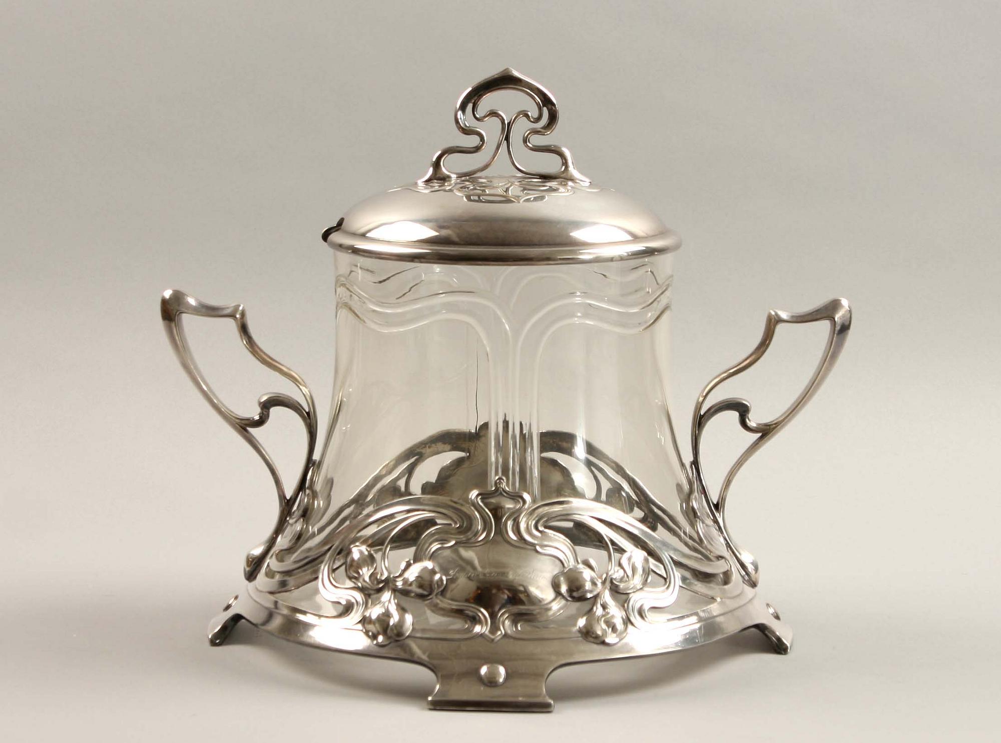 BÅLSKÅL. Jugend, försilvrad. WMF, 1900-talets början.