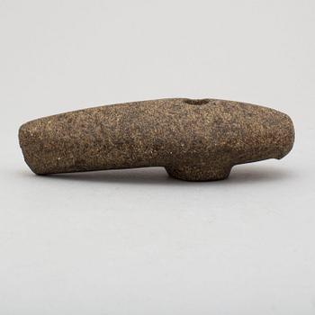 STRIDSYXA/ BÅTYXA, av grönsten, sen neolitikum.