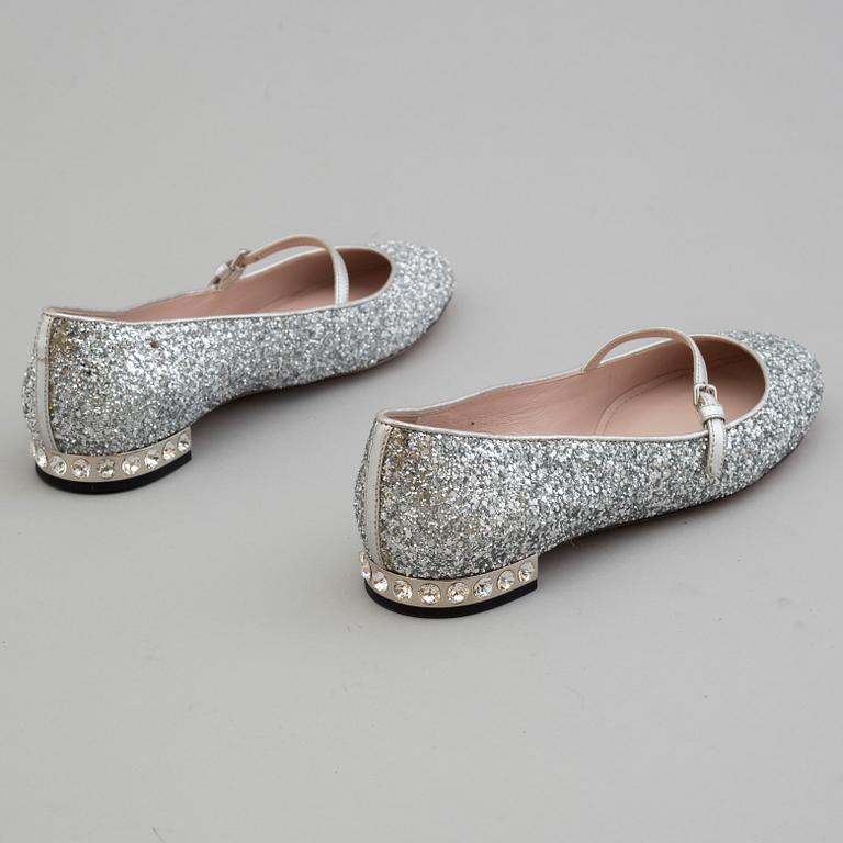 MIU MIU, ballerinaskor , storlek 38 1/2.
