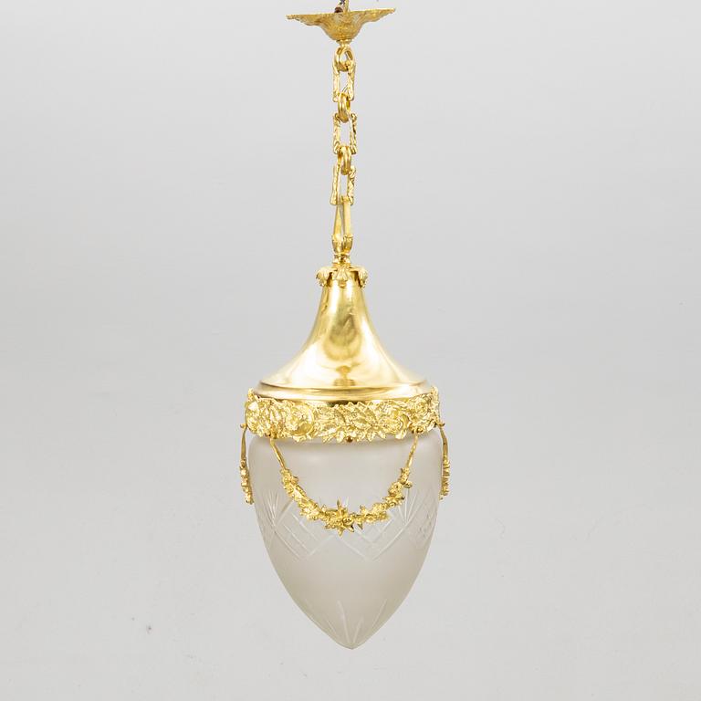 Pendant/Chandelier Louis XVI style, first half of the 20th century.