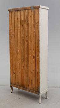 VITRINSKÅP, sent 1800-tal/tidigt 1900-tal.