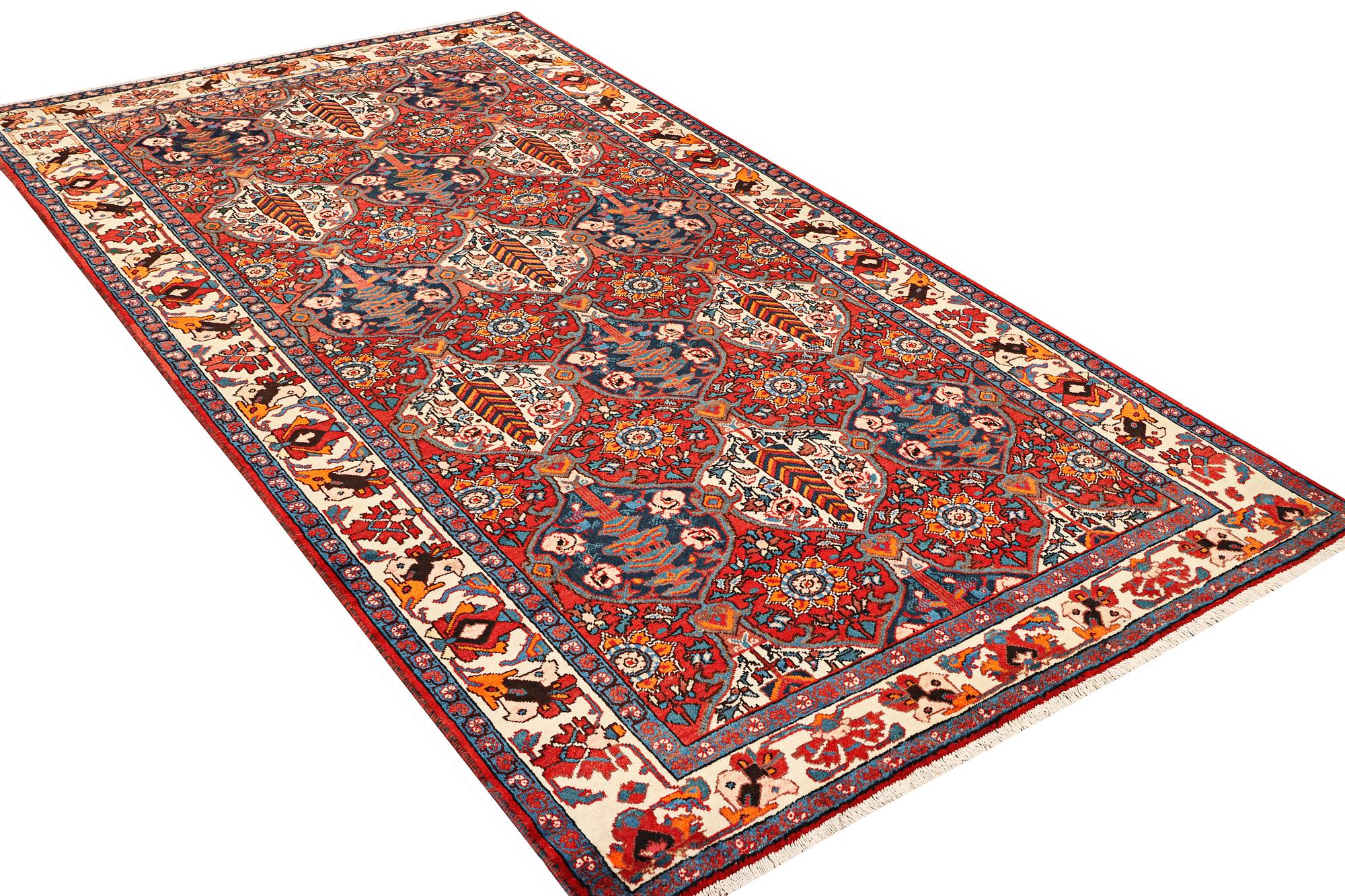 A Hamadan carpet, a. 335 x 184 cm.