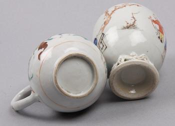 GRÄDDKANNA samt VAS, porslin, Kina, Qianlong, 1700-tal.
