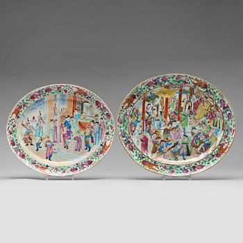 A pair of Canton serving dishes, Qing dynasty, 19th Century.