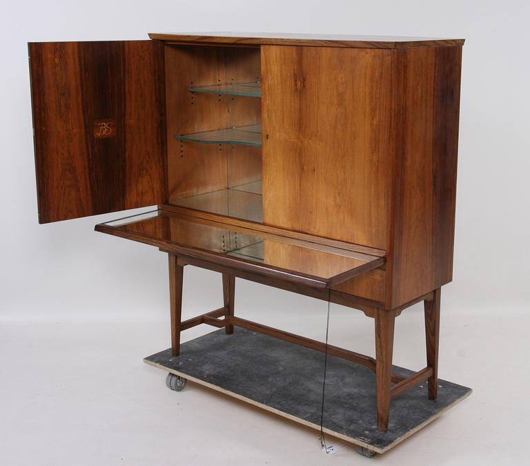 BARSKÅP, 1900-talets mitt. Brickmärkt Meeths.